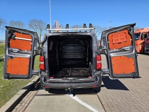 Przestrzeń ładunkowa — Citroën JUMPY 2.0 L2 Navi Lm-Velgen AC z 2020 roku
