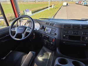 Deska rozdzielcza i stanowisko kierowcy — DAF CF 260 BDF+BOX LIFT AIRCO z 2018 roku