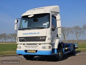 Przód pojazdu — DAF LF 55.180 11.9T AIRCO 3 SEATS z 2011 roku