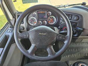 Wyposażenie specjalne wnętrza, ujęcie 2 — DAF LF 55.180 11.9T AIRCO 3 SEATS z 2011 roku