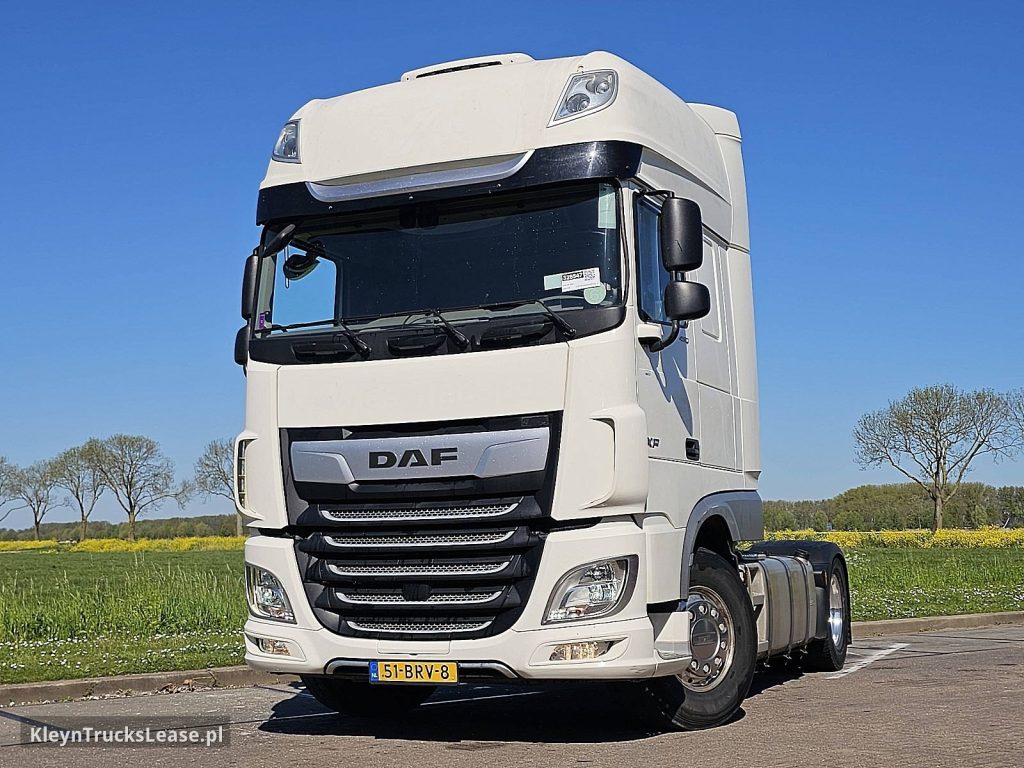 DAF XF 480 z 2021 roku, ciągnik siodłowy z zagranicy — przód pojazdu