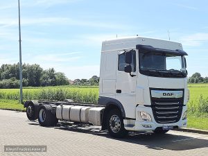 Strona pasażera z przodu — DAF XF 480 6X2 FAN WB530 z 2018 roku