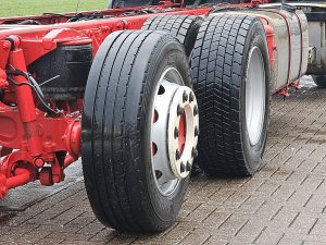 Opony z dobrym bieżnikiem, ujęcie 2 — DAF XF 480 6X2 FAR INTARDER z 2023 roku
