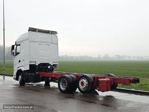 Strona kierowcy z tyłu — DAF XF 480 6X2 FAR INTARDER z 2023 roku