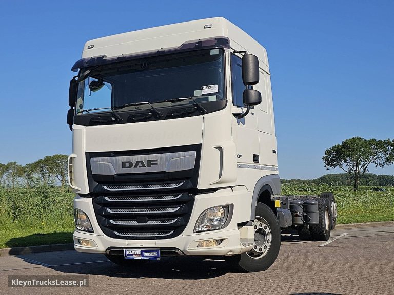 DAF XF 480 FAN 6X2 STEERAXLE z 2018 roku, podwozie z kabiną z zagranicy — przód pojazdu