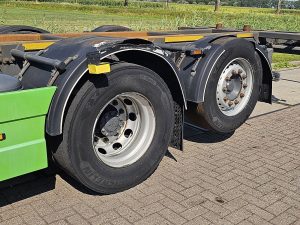 Opony z dobrym bieżnikiem — DAF XF 480 FAR CLEAN MANUAL z 2021 roku