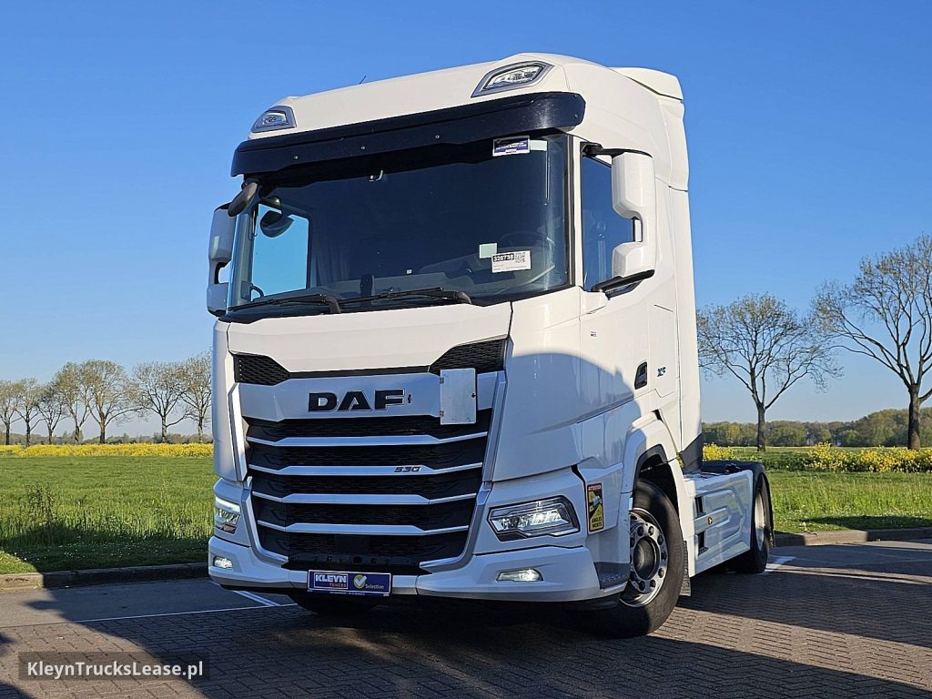 DAF XF 530 NGD z 2022 roku, ciągnik siodłowy z zagranicy — przód pojazdu