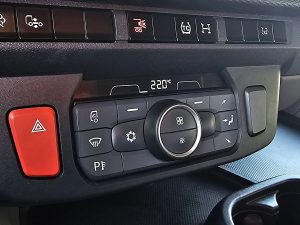 Wyposażenie specjalne wnętrza — DAF XF 530 NGD z 2022 roku