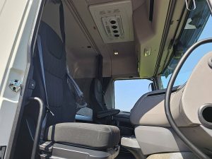 Wnętrze kabiny — DAF XF 530 SPACECAB z 2021 roku