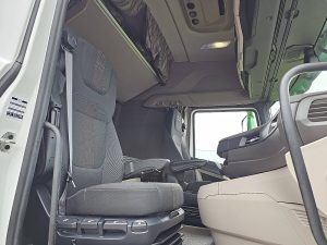 Wnętrze kabiny — DAF XG 480 z 2023 roku