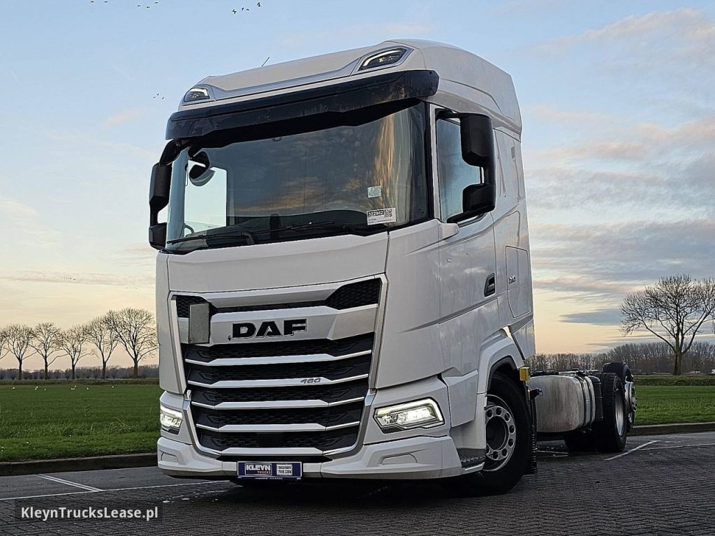 DAF XG 480 6X2 INTARDER WB 505 z 2022 roku, podwozie z kabiną z zagranicy — przód pojazdu