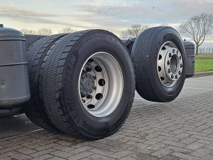 Opony z dobrym bieżnikiem — DAF XG 480 6X2 INTARDER WB 505 z 2022 roku