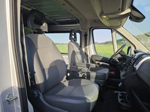 Wnętrze kabiny — Fiat DUCATO 35 2.3 DC clima EURO6 z 2020 roku