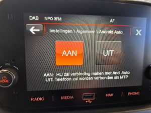 Ekran z Apple CarPlay — Fiat FIORINO 1.3 EURO6 z 2022 roku