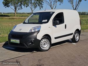 Strona kierowcy z przodu — Fiat FIORINO 1.3 EURO6 z 2022 roku