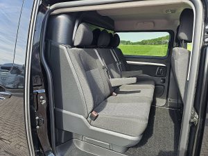 Rzędy siedzeń i ścianka działowa — Fiat SCUDO 2.0 dc ac aut EURO6 z 2024 roku