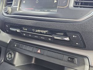 Wyposażenie specjalne wnętrza — Fiat SCUDO 2.0 dc ac aut EURO6 z 2024 roku