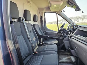 Wnętrze kabiny — Ford TRANSIT 2.0 L2H3 Xenon CarPlay! z 2024 roku