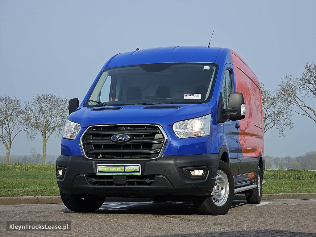 Ford TRANSIT 2.0 TDCI L3H2 z 2021 roku, blaszak z zagranicy — przód pojazdu