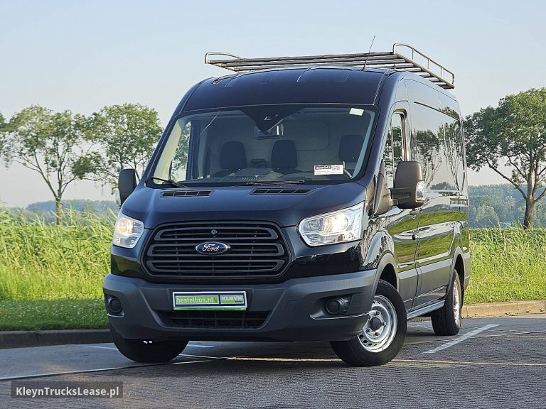 Ford TRANSIT 300 z 2014 roku, blaszak z zagranicy — przód pojazdu