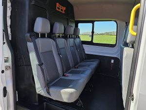Rzędy siedzeń i ścianka działowa — Ford TRANSIT 350 ac dubb cabine EURO6 z 2018 roku