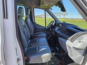 Wnętrze kabiny — Ford TRANSIT 350 ac dubb cabine EURO6 z 2018 roku