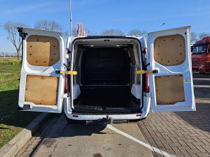 Przestrzeń ładunkowa — Ford TRANSIT CUSTOM 2.0 L1H1 LIMITED 130Pk! z 2022 roku