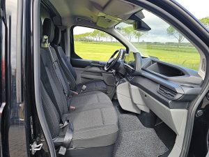Wnętrze kabiny — Ford TRANSIT CUSTOM 2.0 L1H1 Navi Trekhaak ! z 2024 roku