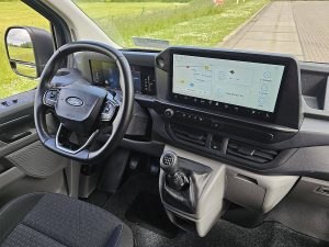Deska rozdzielcza i stanowisko kierowcy — Ford TRANSIT CUSTOM 2.0 L1H1 Navi Trekhaak ! z 2024 roku