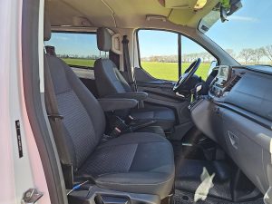 Wnętrze kabiny — Ford TRANSIT CUSTOM 2.0 L2H1 Dubbele Cabine z 2022 roku