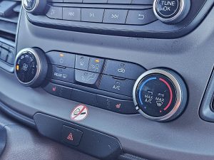 Wyposażenie specjalne wnętrza — Ford TRANSIT CUSTOM 2.0 L2H1 Dubbele Cabine z 2022 roku