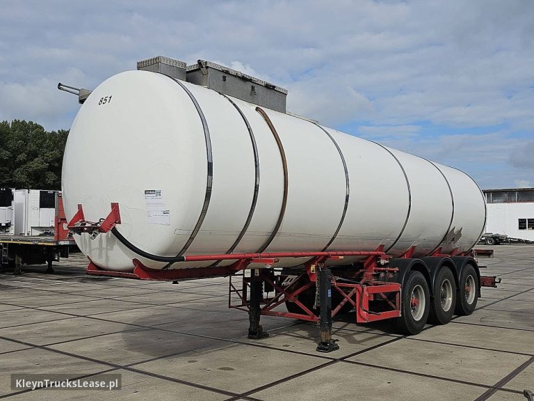 Hendricks CHEMIETANK 30.000 LTR ISOLATED z 1999 roku, cysterna z zagranicy — przód pojazdu