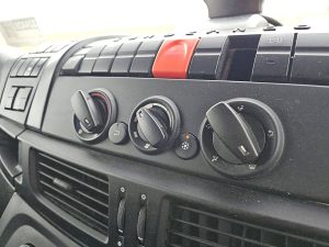 Wyposażenie specjalne wnętrza, ujęcie 2 — Iveco 120E21 EUROCARGO AIRCO TAILLIFT z 2019 roku