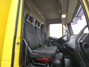 Wnętrze kabiny — Iveco 120E21 EUROCARGO AIRCO TAILLIFT z 2019 roku