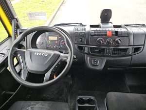 Deska rozdzielcza i stanowisko kierowcy — Iveco 120E21 EUROCARGO AIRCO TAILLIFT z 2019 roku