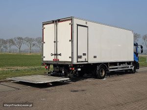 Strona pasażera z tyłu — Iveco 140E28 EUROCARGO ATP z 2018 roku