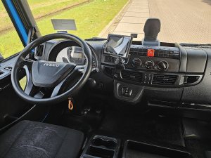 Deska rozdzielcza i stanowisko kierowcy — Iveco 140E28 EUROCARGO ATP z 2018 roku