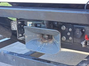 Hak holowniczy — Iveco 160E28 EUROCARGO z 2023 roku