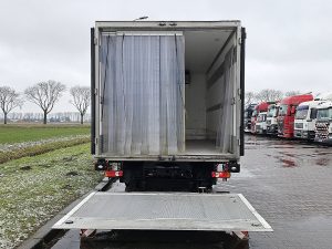 Przestrzeń ładunkowa — Iveco 75E18 EUROCARGO THERMOKING LIFT A/C z 2018 roku