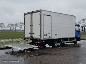 Strona pasażera z tyłu — Iveco 75E18 EUROCARGO THERMOKING LIFT A/C z 2018 roku