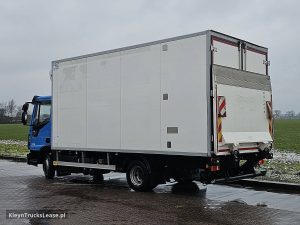 Strona kierowcy z tyłu — Iveco 75E18 EUROCARGO THERMOKING LIFT A/C z 2018 roku