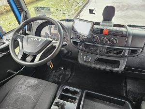 Deska rozdzielcza i stanowisko kierowcy — Iveco 75E18 EUROCARGO THERMOKING LIFT A/C z 2018 roku