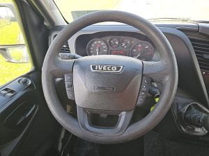 Wyposażenie specjalne wnętrza, ujęcie 2 — Iveco DAILY 35 C 18 3.0 L2H2 z 2018 roku