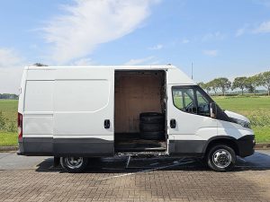 Drzwi boczne przestrzeni ładunkowej — Iveco DAILY 35 C 18 3.0 L2H2 z 2018 roku