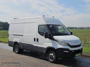 Strona pasażera z przodu — Iveco DAILY 35 C 18 3.0 L2H2 z 2018 roku