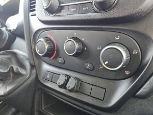 Wyposażenie specjalne wnętrza — Iveco DAILY 35 C 18 3.0 L2H2 z 2018 roku