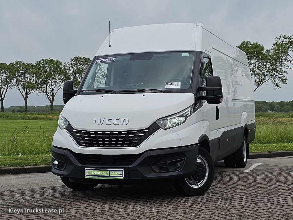 Iveco DAILY 35C18 ac automaat EURO6 z 2022 roku, blaszak z zagranicy — przód pojazdu