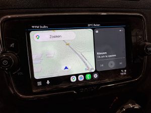 Ekran z Apple CarPlay — Iveco DAILY 35C18 ac automaat EURO6 z 2022 roku