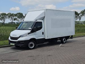 Strona kierowcy z przodu — Iveco DAILY 35S14       Bakwagen Laadklep! z 2021 roku