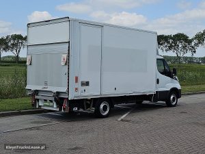 Strona pasażera z tyłu — Iveco DAILY 35S14       Bakwagen Laadklep! z 2021 roku